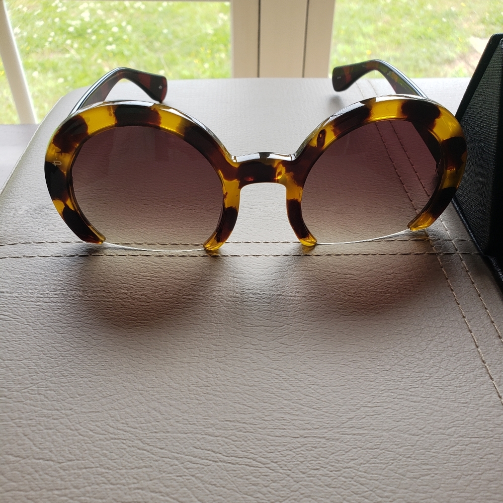 Prive' women's style sunglasses